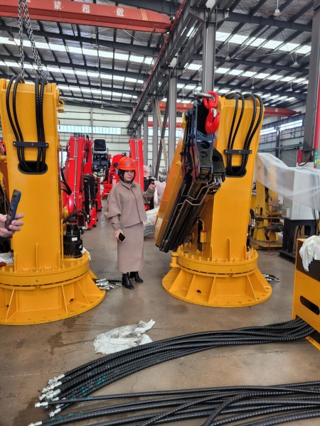 Завод по изготовлению КМУ BOB-LIFT: взгляд изнутри.